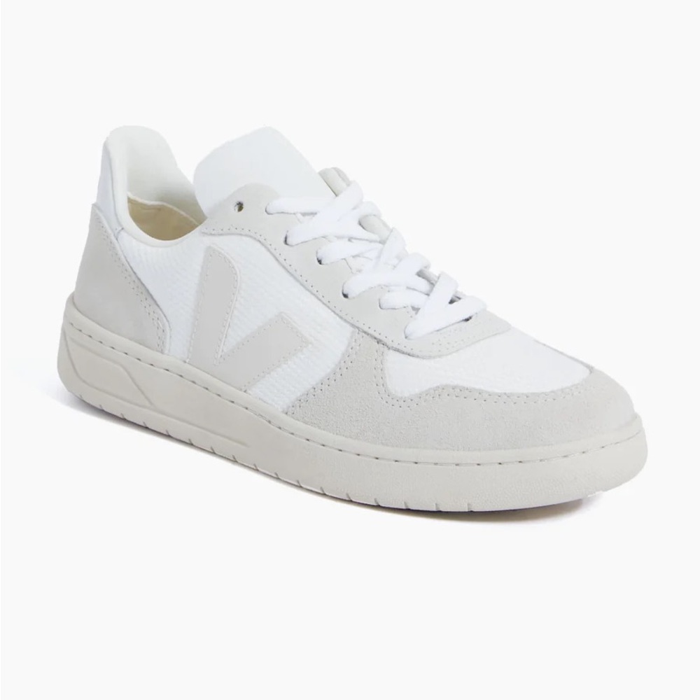 VEJA White Natural Pierre V-10 Sneakers Size 37/7